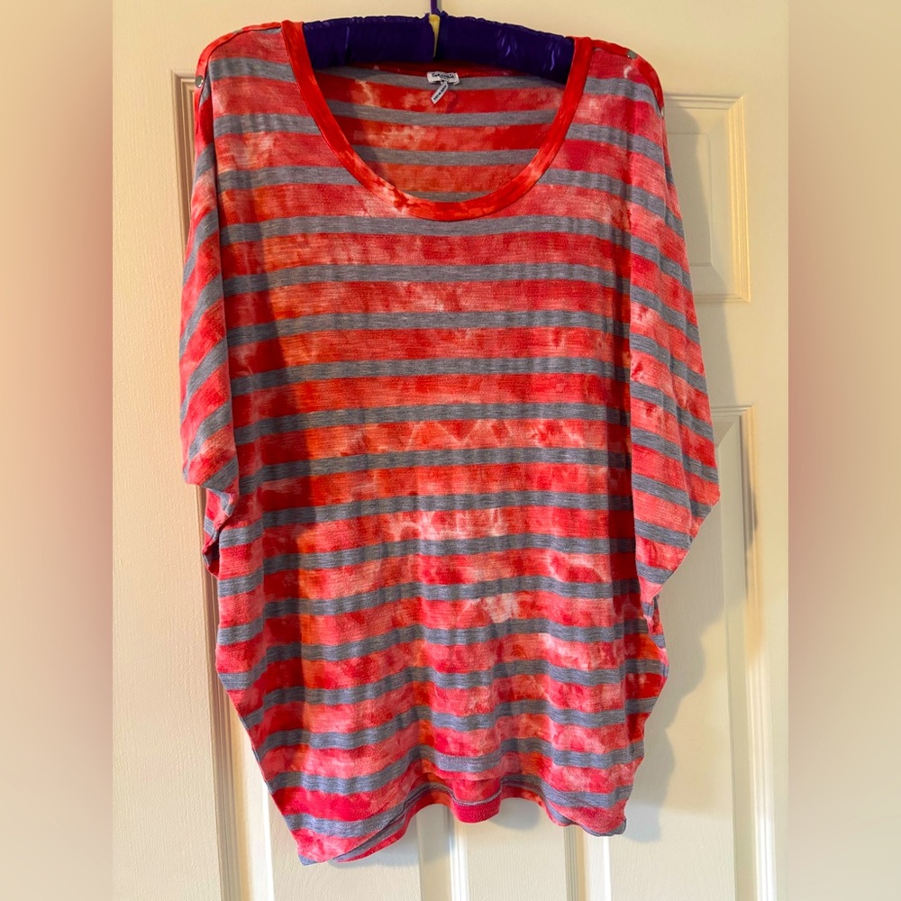 Splendid loose light stripe top